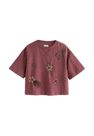 Cămașă cu mânecă scurtă, de culoare burgundy, dintr-un material texturat, cu stele brodate și desene de comete în fire aurii și negre.