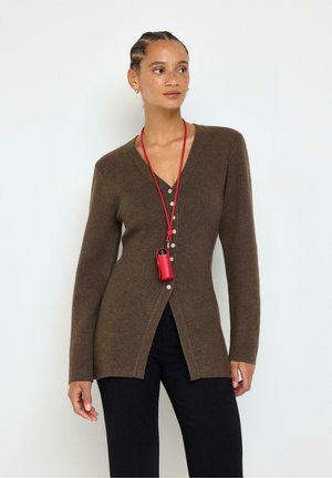 Lindex LINDEX FIGURE FIT CARDIGAN LINDEX - Cardigan - brown melange