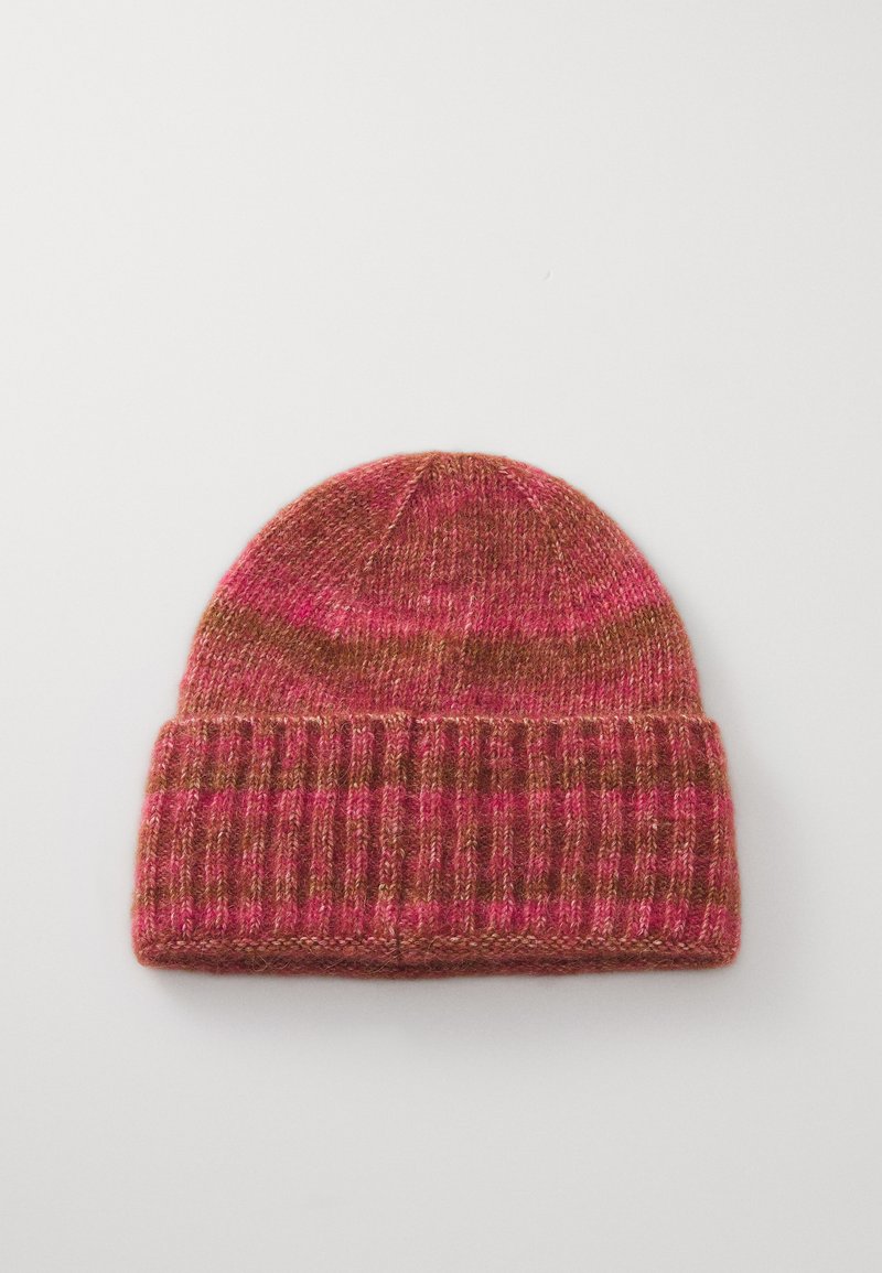 Knitted beanie in shades of pink and brown. Ribbed texture at the base, smooth finish on top with a color gradient pattern.