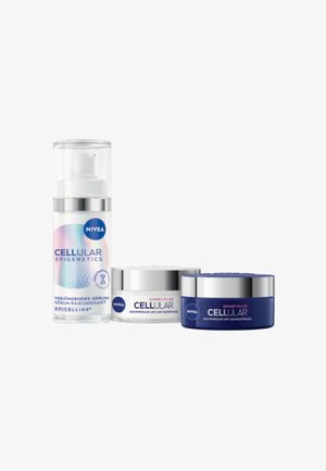Nivea Cellular Epigenetics Hautpflegeset mit verjüngendem Serum und Experten-Filler Anti-Aging Tages- und Nachtcremes in weißen und blauen Tiegeln.