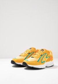 Adidas Originals Yung 96 Chasm Trainers Flash Orange Active Gold Ji Res Aqua Ochre Zalando De
