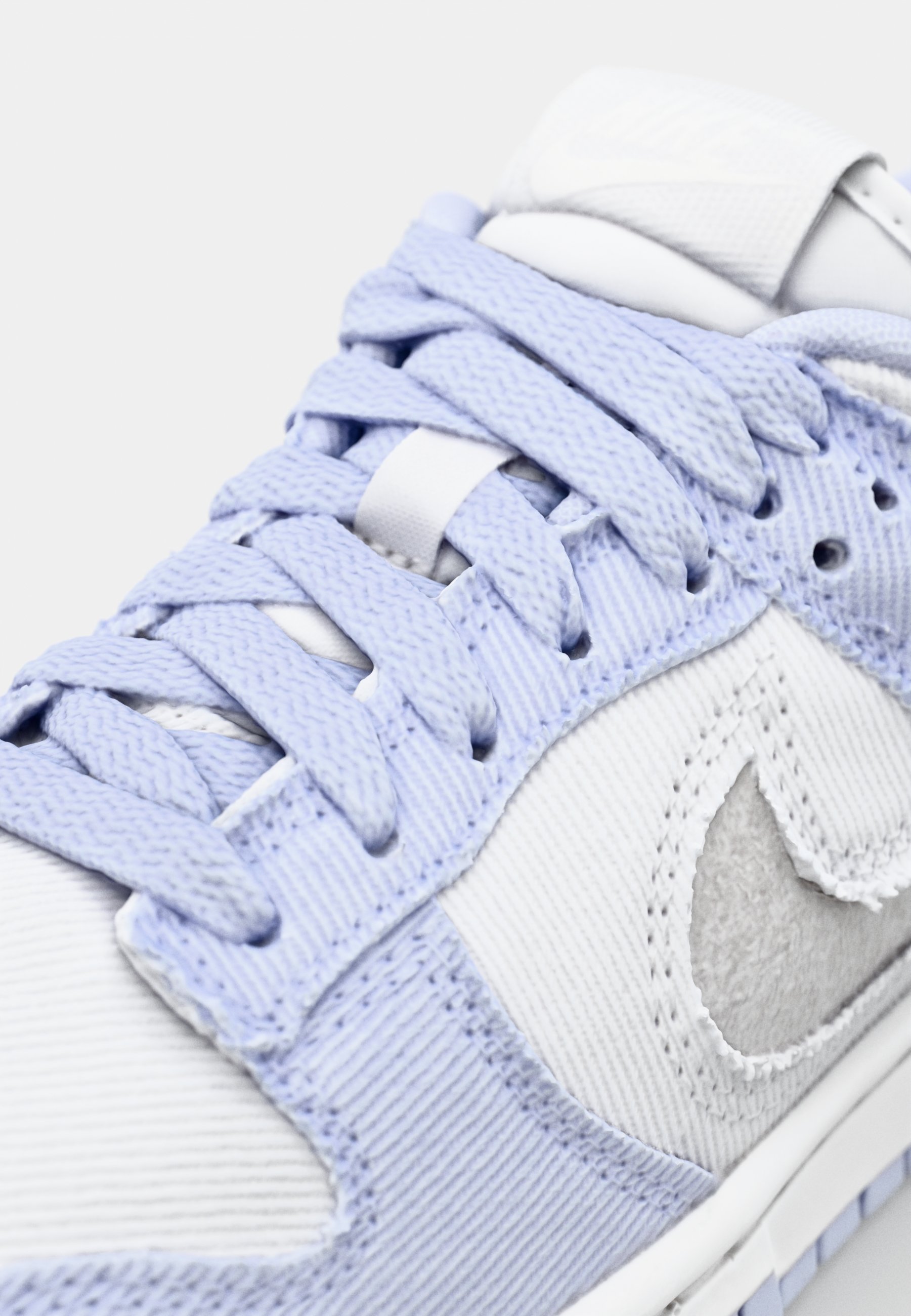 Nike Sportswear DUNK LOW - Trainers - ghost/summit white