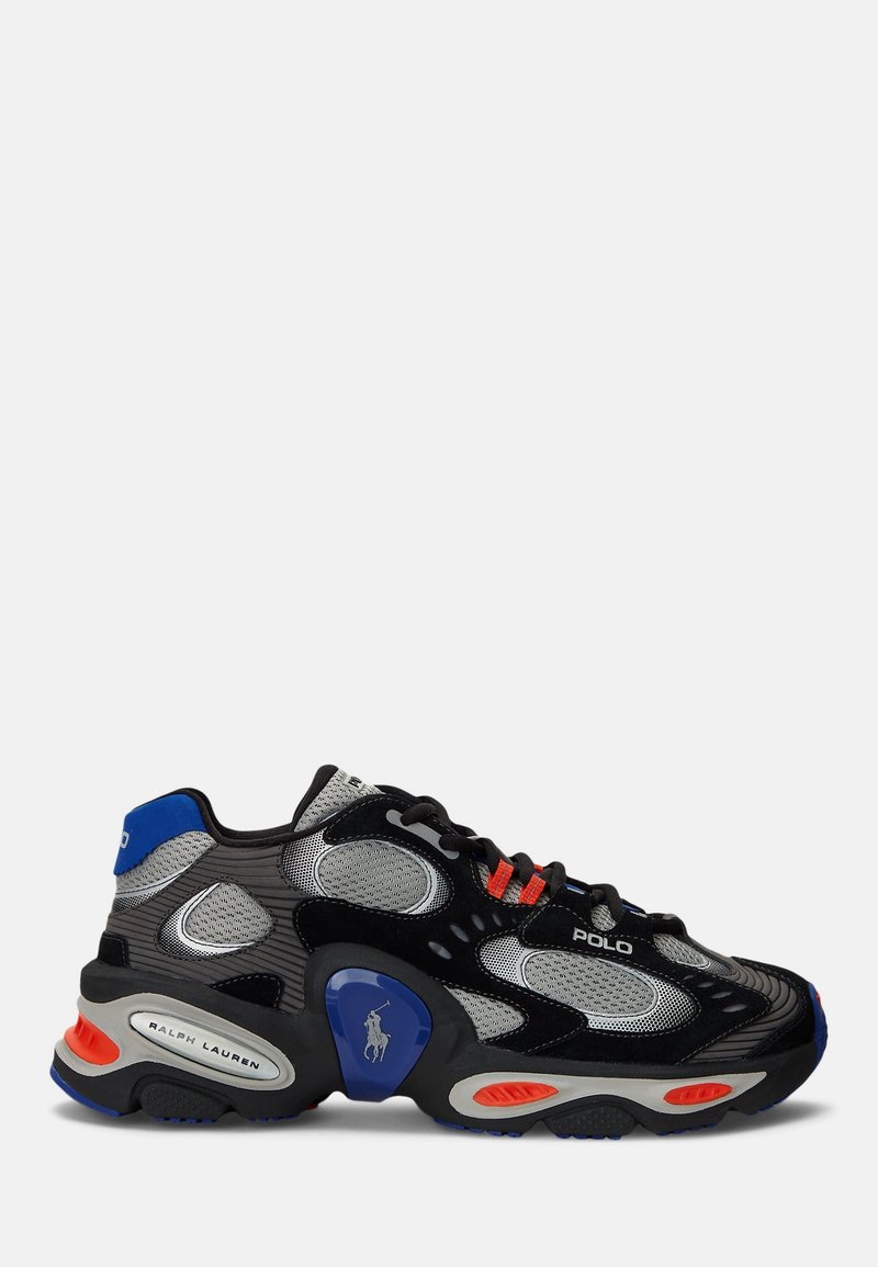Baskets Polo Ralph Lauren noires et grises avec des accents bleus et orange, des panneaux en mesh et une semelle épaisse avec les logos de la marque.