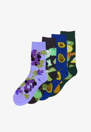 Quatre paires de chaussettes en coton avec des motifs de fruits colorés : raisins, pommes et avocats, dans des nuances variées de violet, vert et couleurs sombres.