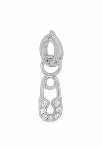 Ciondolo d'argento a forma di spillo di sicurezza, con un anello per il fissaggio e decorato con cristalli trasparenti e luccicanti su un lato.