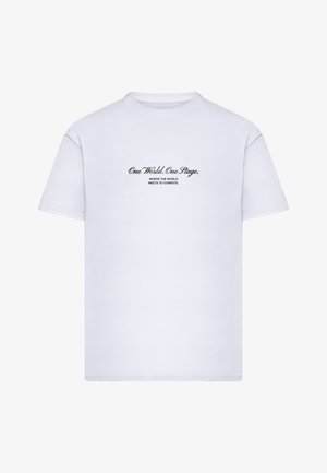 Mister Tee, ONE WORLD ONE STAGE OVERSIZE TEE - Camiseta estampada - white