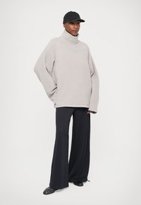 MM6 Maison Margiela Teplákové kalhoty - washed black