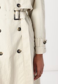 Tommy Hilfiger OVERSIZED - Trenchcoat - newsprint
