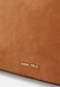Anna Field LEATHER - Håndveske - cognac