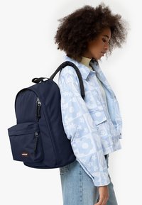 Eastpak OUT OF OFFICE - Zaino - moonlit navy