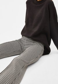 Bershka Pantalon classique - grey