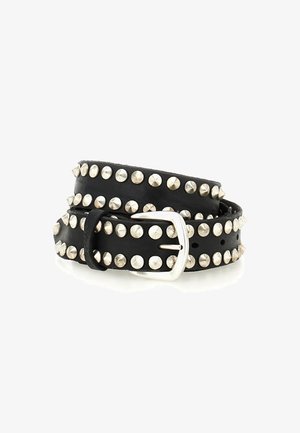 Cintura in pelle nera con borchie argentate e una fibbia rettangolare argentata. La cintura presenta una superficie testurizzata con borchie tonde equidistanziate.