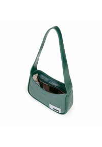 Sac à main vert avec une texture lisse, une forme arrondie et un profil plat. Il dispose d'une seule bandoulière et d'une poche zippée intérieure.