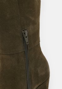WONDERS Korolliset saappaat - khaki