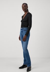 ONLY Tall ONLSUI MID - Džíny Slim Fit - medium blue denim