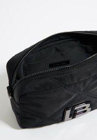 Bimba Y Lola SOLAPA MINI - Taška cez plece - black