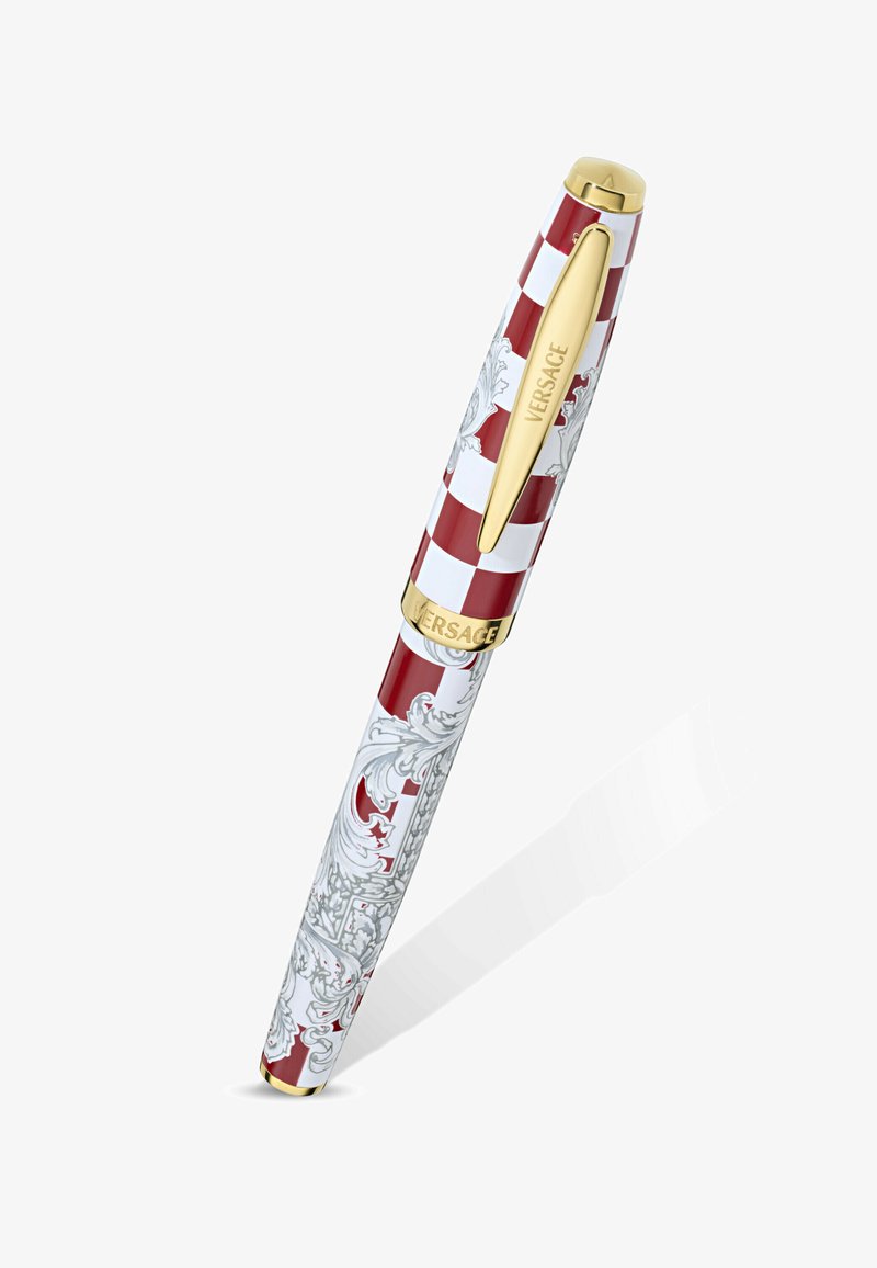 Versace olovka ima sjajnu zlatnu kopču, crveno-bijeli kockasti dizajn, složene sive ukrasne uzorke i elegantan cilindrični oblik.