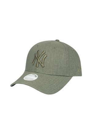 Green baseball cap made of textured fabric featuring an embroidered NY logo. Curved brim and adjustable strap at the back.