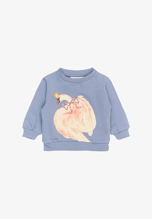 Šviesiai mėlynas medvilninis džemperis su dideliu gulbės iliustracija, turinčia karūną ir rožinėmis sparnais, išraižytais rankogaliais ir apvaliu iškirpimu.