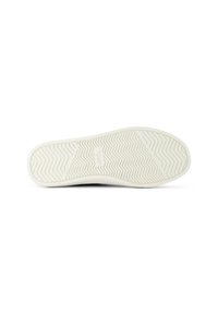 Suola di scarpa con materiale in gomma testurizzato, caratterizzata da un motivo a spina di pesce e logo impresso. Il colore è prevalentemente bianco con dettagli sottili.