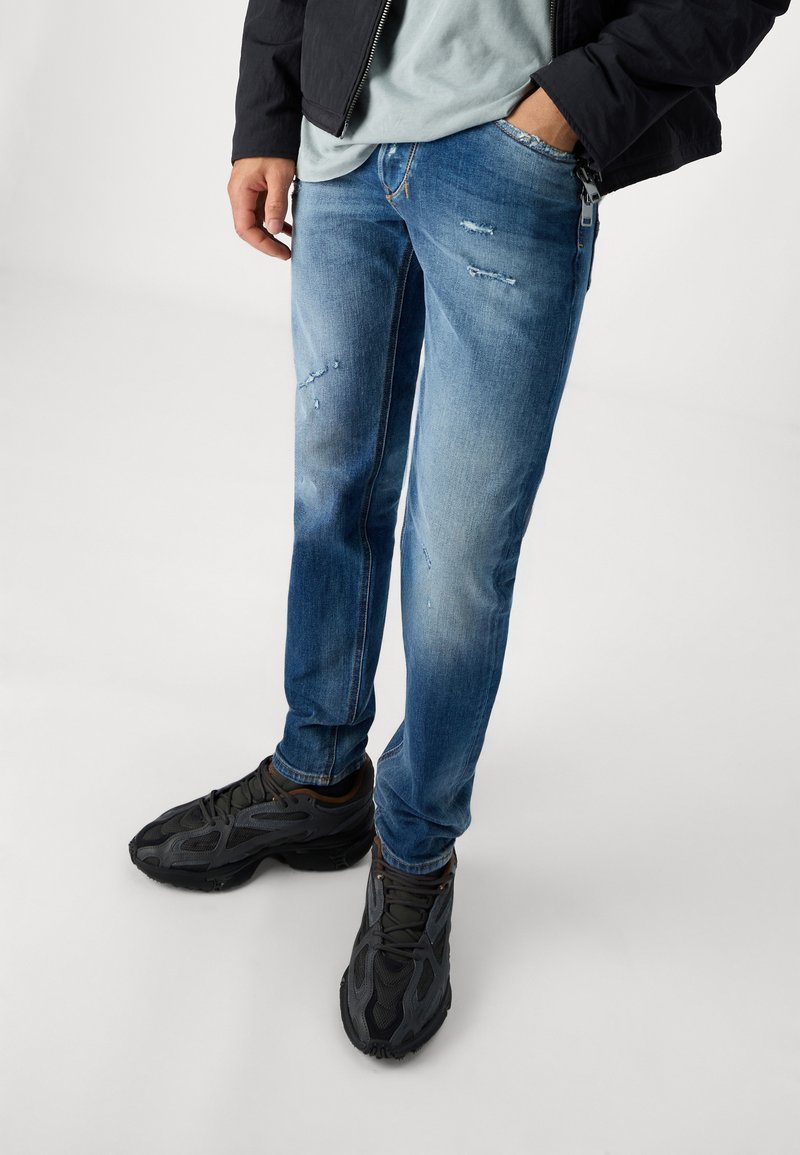 Jeans Diesel Larkee-beex Uomo - Taglio Regolare, Cotone Elasticizzato - Foto 9