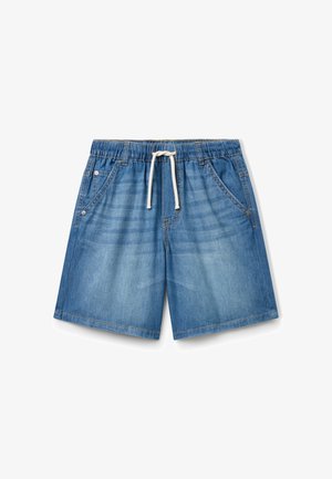 Shorts in denim di colore blu chiaro con cintura elastica e cordoncino, dotati di due tasche laterali e un fit rilassato, texture liscia.