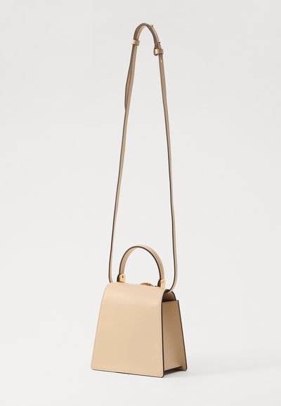 Cult Gaia EMILIA - Olkalaukku - alabaster