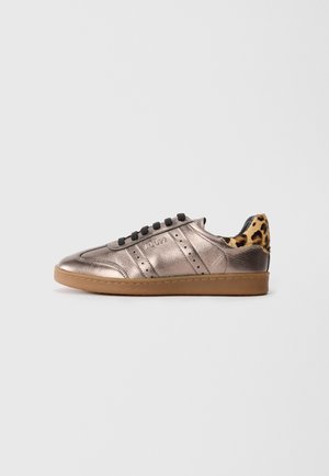 ISA  - Trainers - bronze-coloured