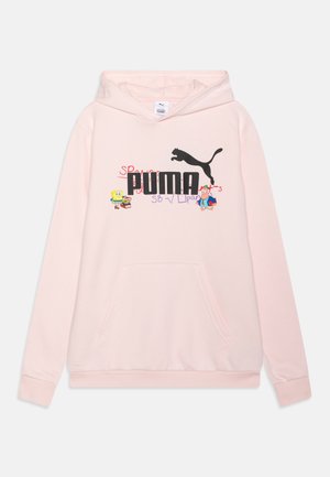 Felpa rosa chiaro con tasca a marsupio, caratterizzata da un grande logo Puma nero e grafiche in stile cartone di SpongeBob e Patrick. Tessuto morbido.