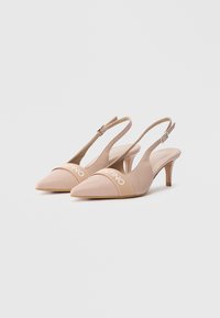 Beežid slingback-kontsakingad teravate varvastega, pehme materjal, kontrastset tooni beež rihm logoga ning õhuke, keskmise kõrgusega konts.