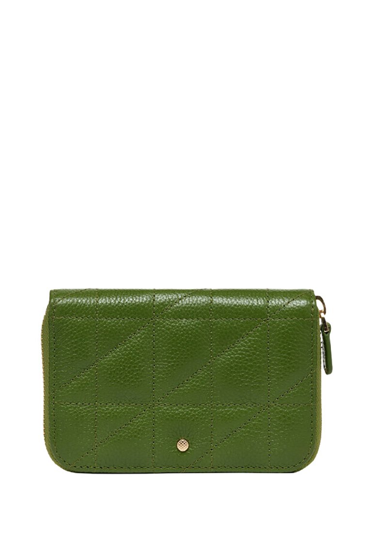 Portafoglio verde in pelle con motivo trapuntato, dotato di un accento in metallo dorato e una zip. Design compatto con una texture liscia.