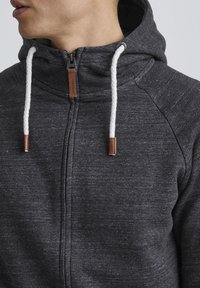 11 Project PRMENSE - Cardigan - black