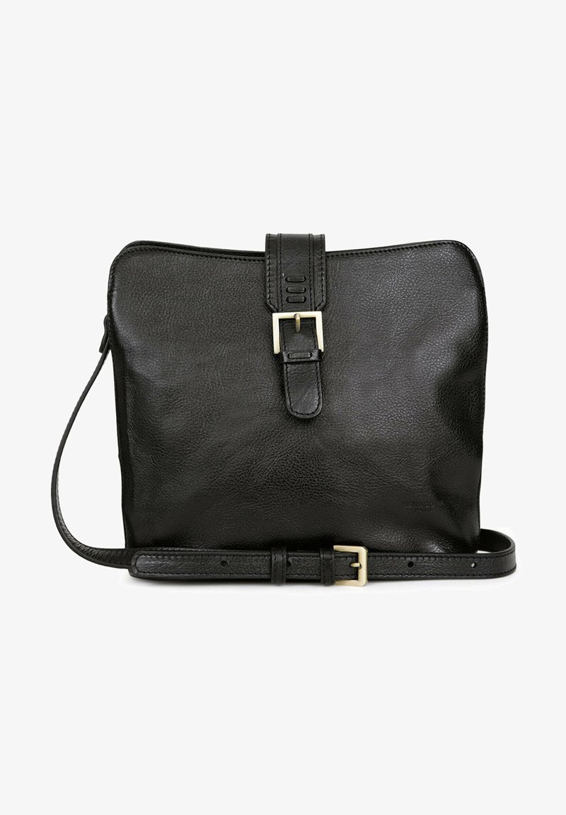 Borsa a tracolla nera in pelle con finitura testurizzata, dotata di chiusura a fibbia frontale e di una tracolla regolabile. Forma rettangolare compatta.