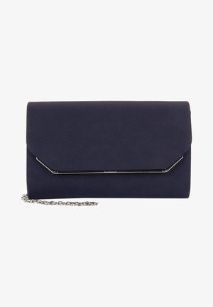 Clutch in eco-pelle blu navy con una chiusura geometrica in argento. Presenta una finitura texture e una tracolla in argento removibile.