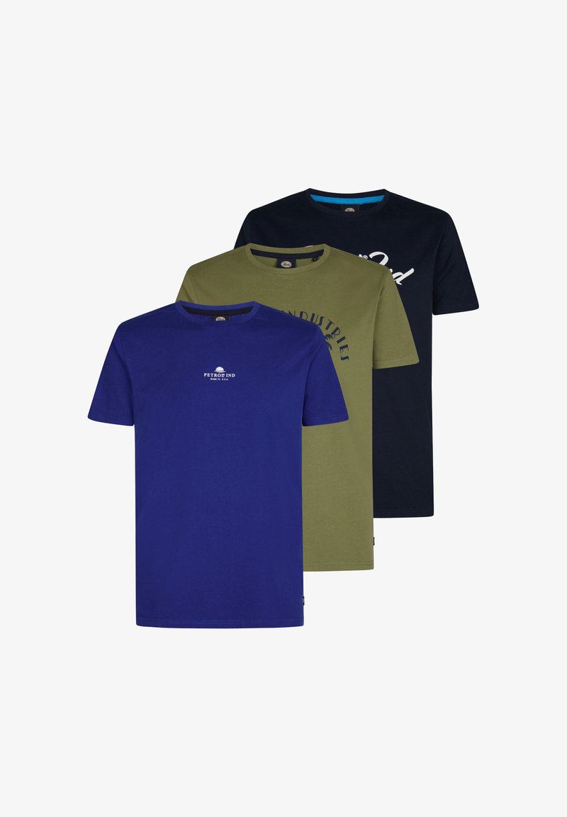 Drei Crew-Neck-T-Shirts: eines in Blau mit Logo, eines in olivgrün mit Text und eines in marineblau. Alle bestehen aus Baumwolle mit einer glatten Textur.
