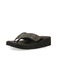 Tongs noires avec une sangle texturée à motif léopard et une semelle en caoutchouc noir contournée. Présente un bord surélevé et des détails de grip.