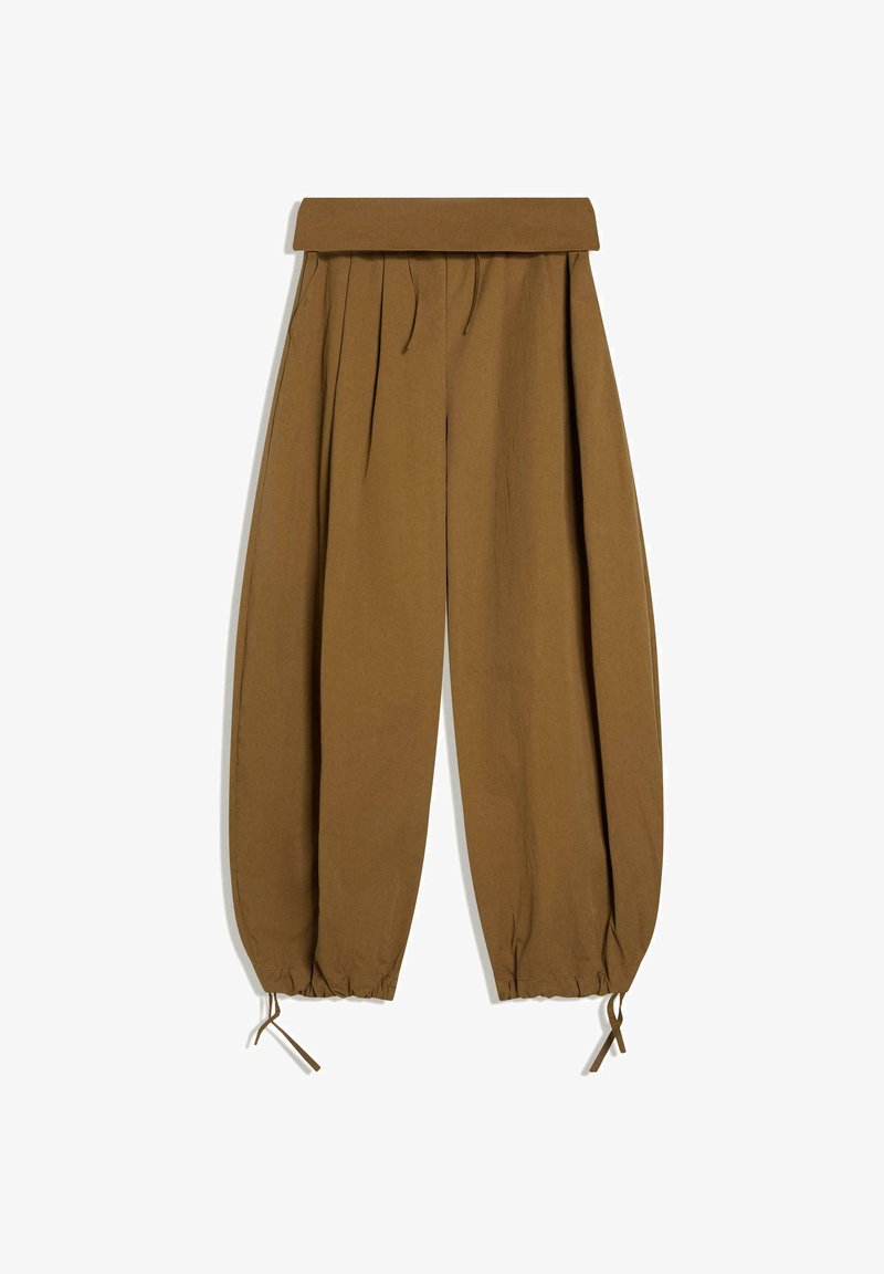 Pantalon marron taille haute à jambes larges avec plis, ourlets retroussés dotés de cordons de serrage ajustables et taille repliée.
