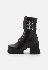 UNIVERSAL - Stivaletti con tacco - black