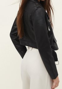 Stradivarius Kurtka ze skóry ekologicznej