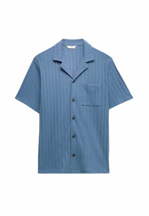 Blaues kurzärmliges Hemd mit Knöpfen, vertikal gerippter Struktur, Hemdkragen, Brusttasche vorne und dunklen Knöpfen.
