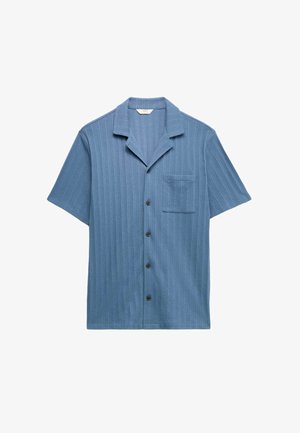 Blaues kurzärmliges Hemd mit Knöpfen, vertikal gerippter Struktur, Hemdkragen, Brusttasche vorne und dunklen Knöpfen.