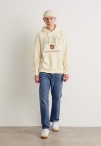 GANT GRAPHIC HOODIE - Sudadera - cream