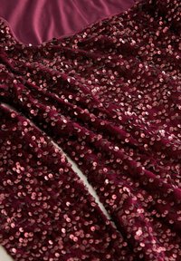 REGULAR FIT - SQUARE NECK FLIPPY MINI SEQUIN - Cocktailkleid/festliches Kleid - burgundy red