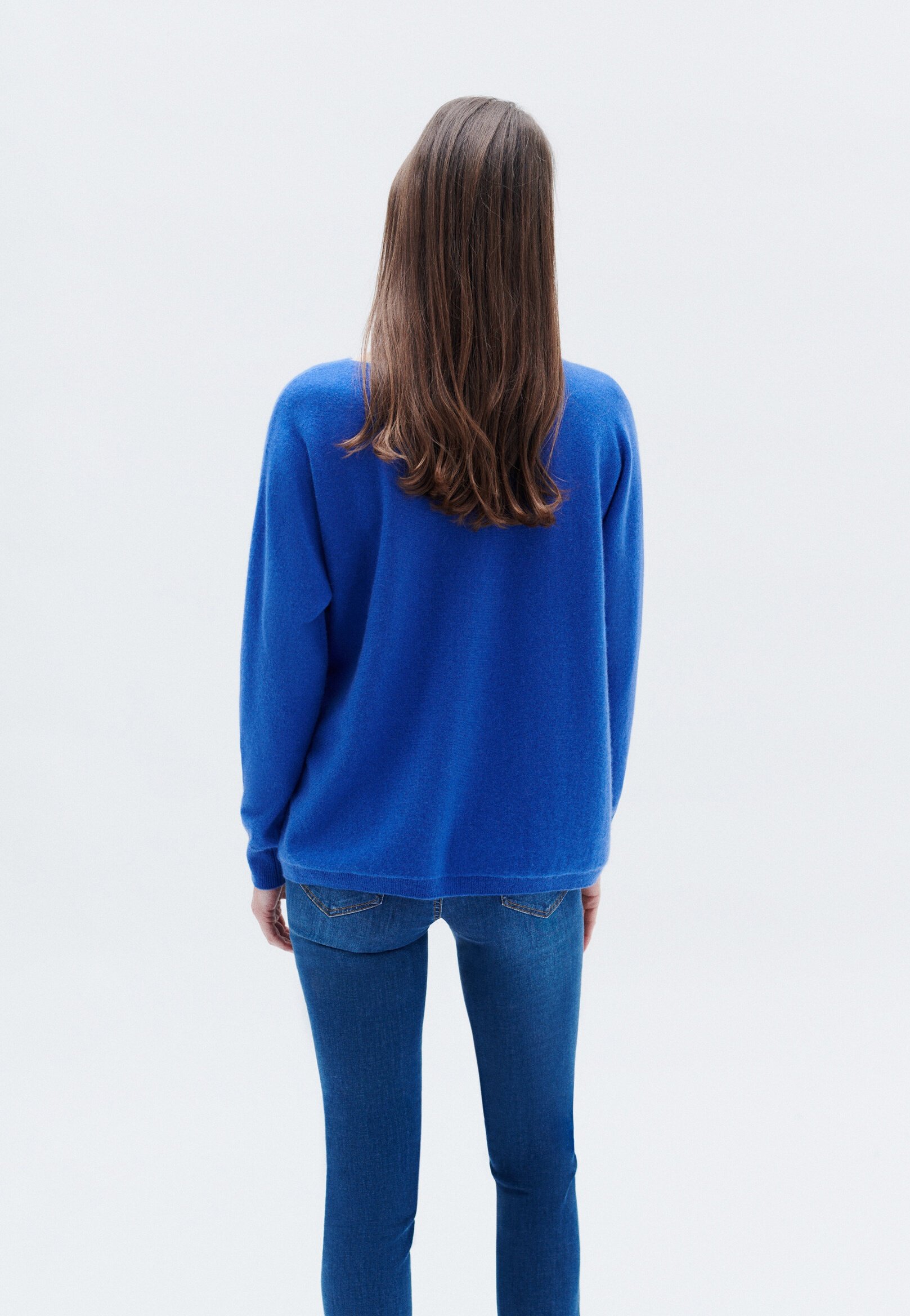 Maglione Donna Caroll Zoe Taglio Dritto In Misto Cashmere Bicolore Grigio E Bianco, Girocollo Con Bottoni Sulle Maniche