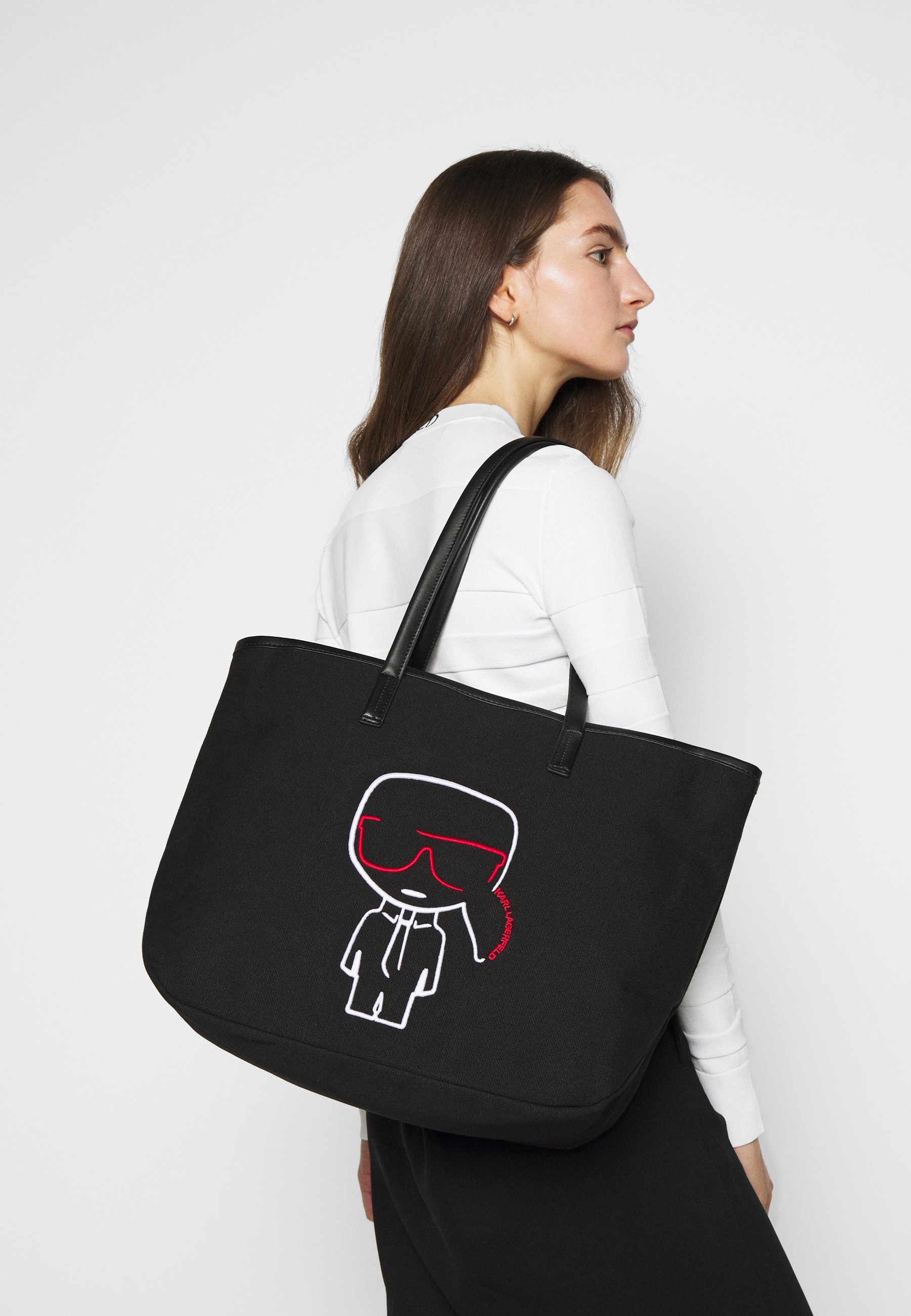 KARL LAGERFELD IKONIK OUTLINE Shoppingveske black KARL LAGERFELD IKONIK KARL TOTE Shoppingveske black