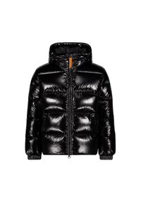 Veste doudoune noire avec une finition brillante, fermeture éclair et capuche réglable. Comprend des poignets élastiques et des coutures, mettant en avant un design matelassé.