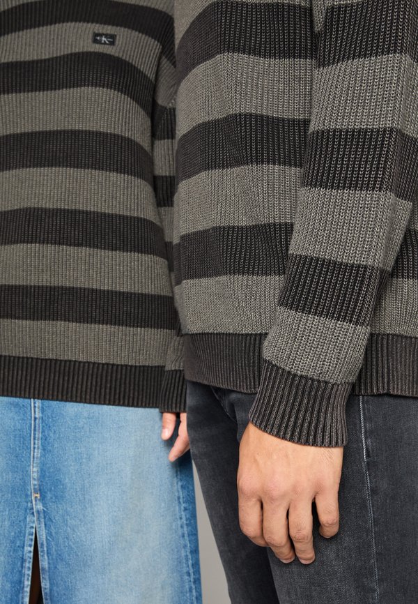 EXCLUSIVE WASHED STRIPED SWEATER - Zip-up sweatshirt2