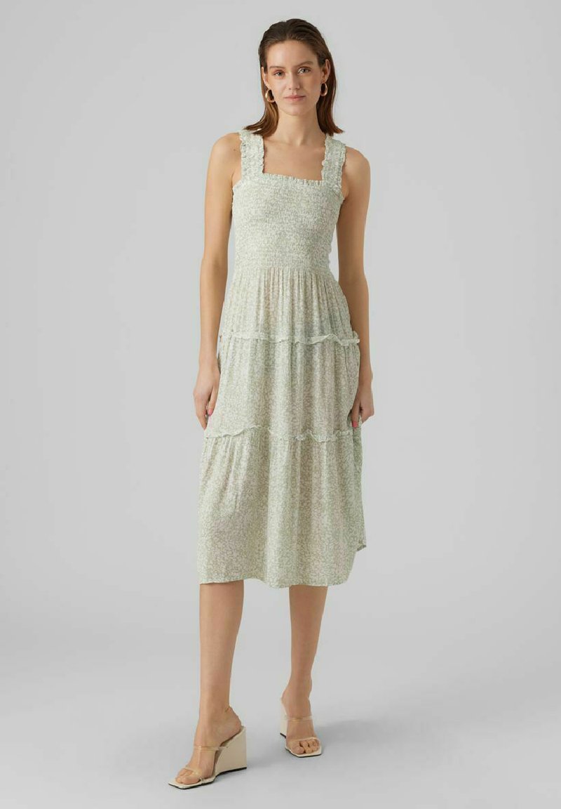 Vero Moda VMMENNY SMOCK CALF  - Robe de jour - reseda
