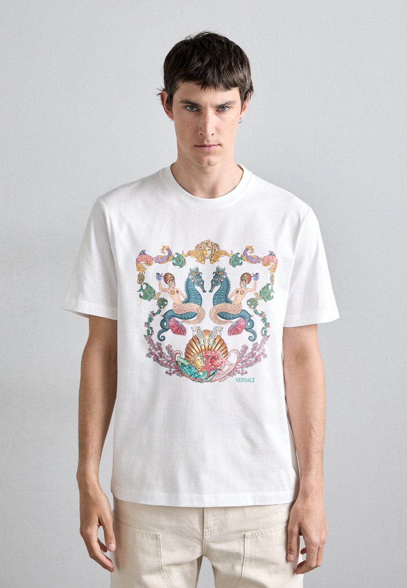 Farfetch T Shirt Medusa Versace Farfetch Printed Tshirts Versace