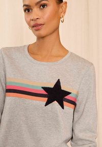 Love & Roses PETITE FIT  - Melegítőfelső - grey star stripe
